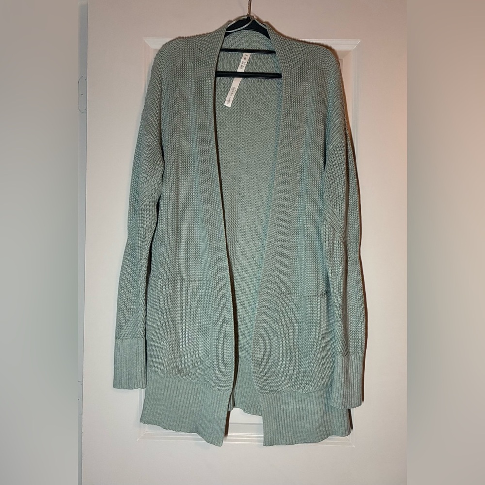 SOLD Lululemon Cashlu Sweater Wrap in Heathered Silver Blue Size M/L - Picture 6 of 8